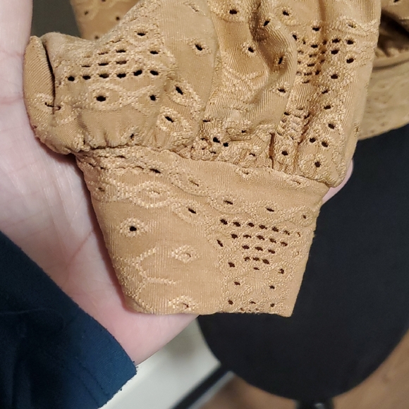 URBAN Romantics Long Sleeve Tan Lace Crop Top - Picture 7 of 8